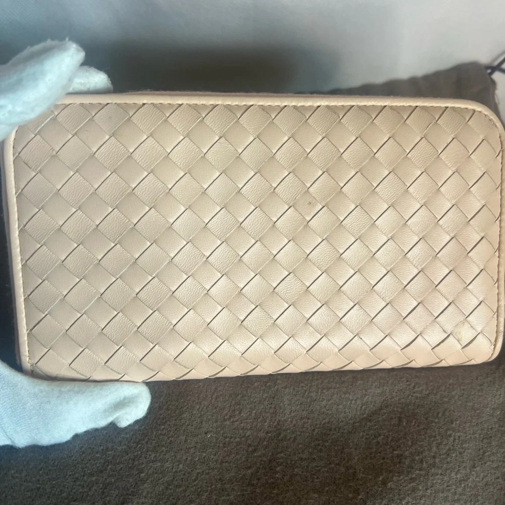 Bottega Veneta Nappa Intrecciato Zip Around wallet. - Picture 15 of 16